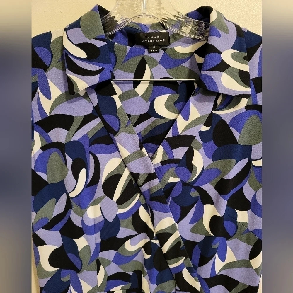 TAHARI V-Neck Dress (Size 8) - Picture 9 of 12
